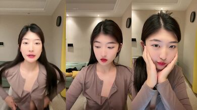 【极品稀缺魔手外购】最新《疯狂抖音》新篇之《笑喷了》美女出场健身打拳 打着打着地上就湿了 内裤都不穿 (1)